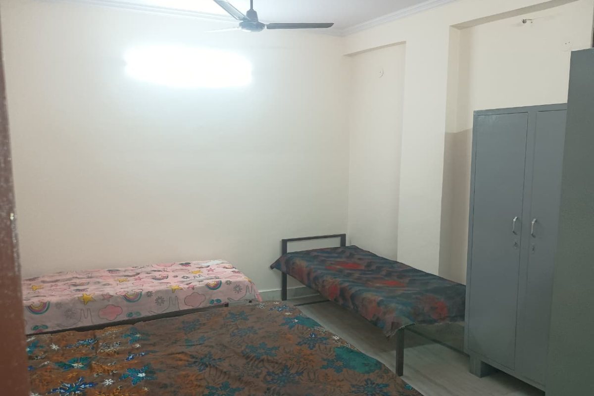PG room in New Ashok Nagar Delhi - Premangan PG