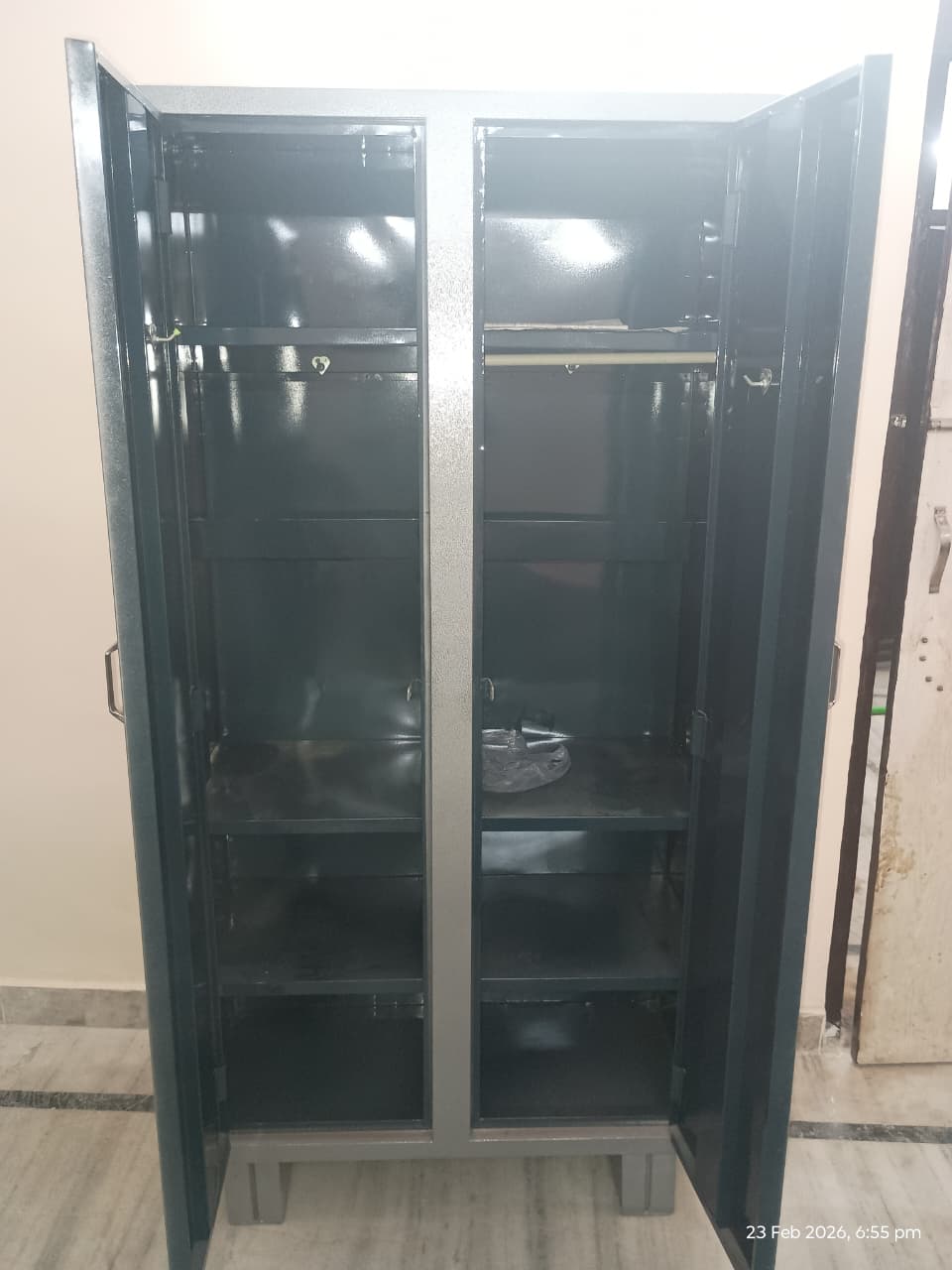 Triple sharing PG room in New Ashok Nagar Delhi